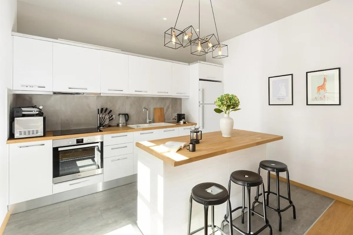 Innovative Upscale 2-Br Flat In Premium Location Thessaloniki Greece